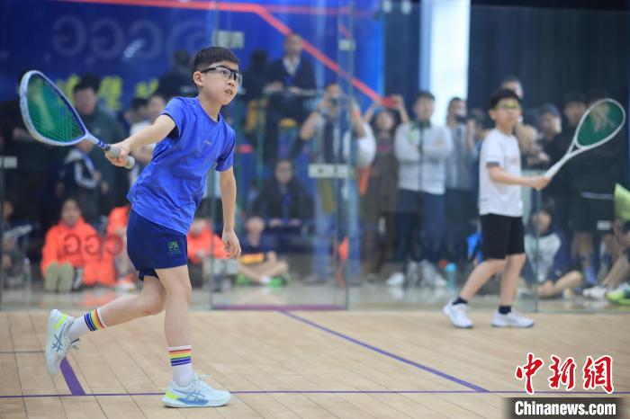 2024年全国壁球公开赛在辽宁大连揭幕：数百名选