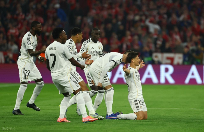 姆巴佩金球之路受阻 登贝莱或成欧洲足坛新星