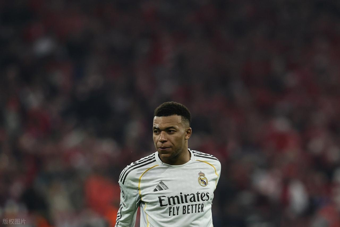 姆巴佩金球之路受阻 登贝莱或成欧洲足坛新星