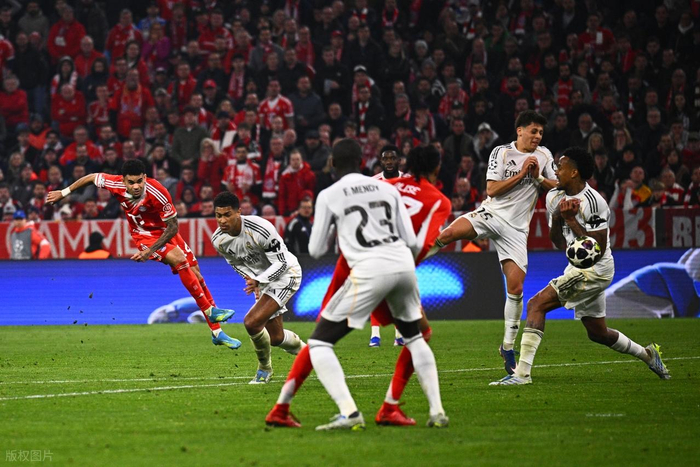 姆巴佩金球之路受阻 登贝莱或成欧洲足坛新星